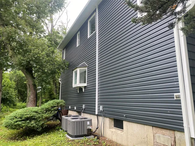 $880,000 | 95 Muncie Road, West Babylon, NY 11704