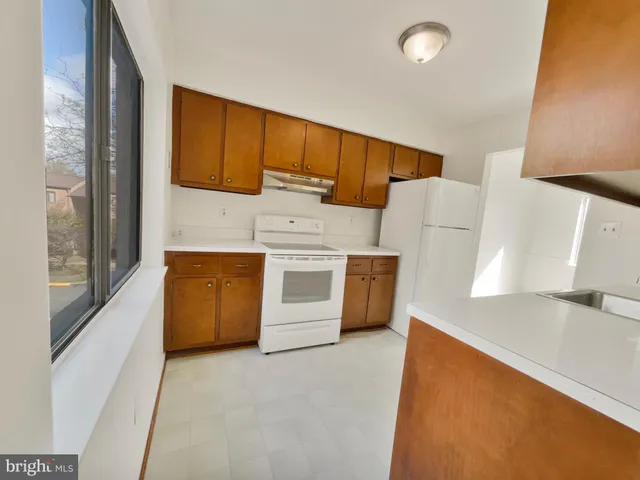 $240,000 | 10625 Provincial Drive, Unit E, Manassas, VA 20109