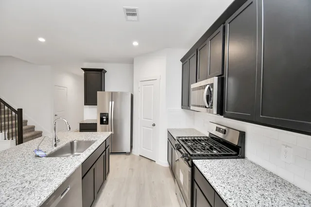 $2,800 | 5143 Sunset Oaks Drive, Fresno, TX 77545