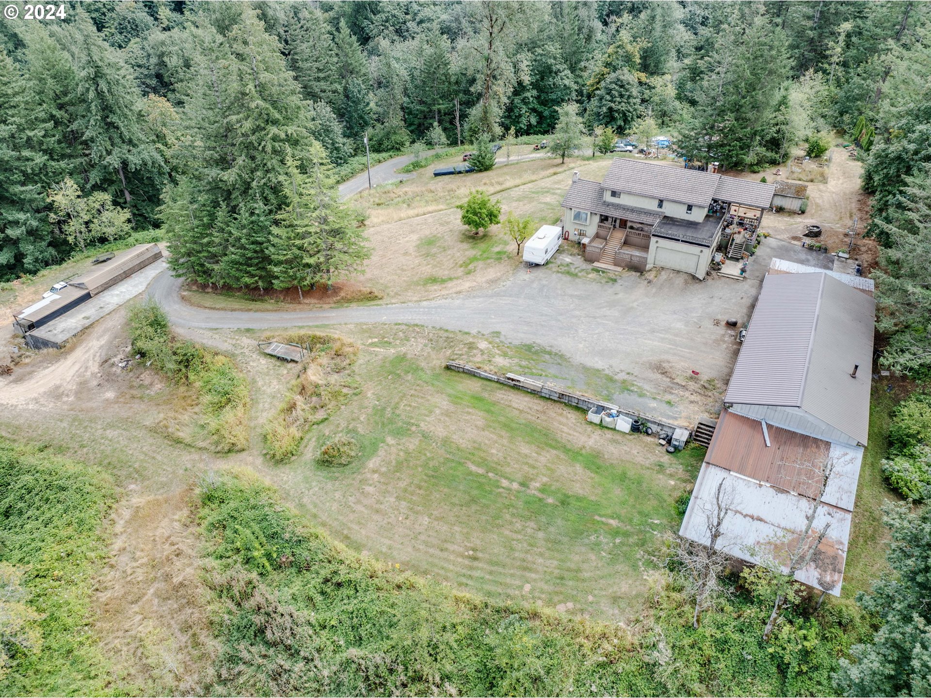 8467 Southeast Alder Ridge Road Gresham, OR 97080 - Photo 8 of 26 Gallery Image 8