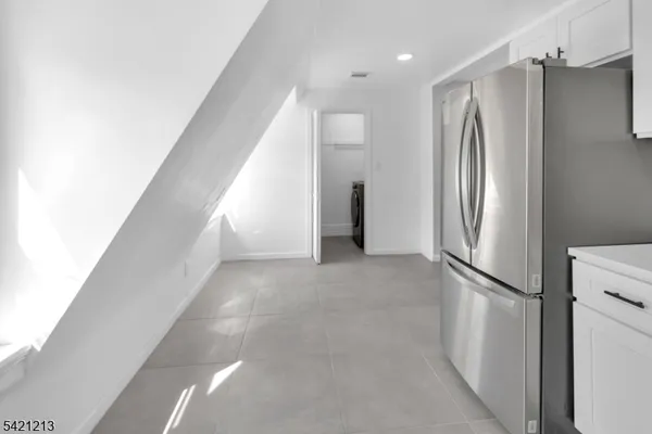 $1,400 | 157 Fairmount Avenue, Unit 3, Newark, NJ 07103