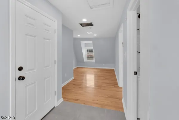 $1,400 | 157 Fairmount Avenue, Unit 3, Newark, NJ 07103