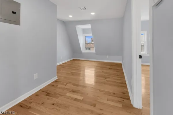 $1,400 | 157 Fairmount Avenue, Unit 3, Newark, NJ 07103