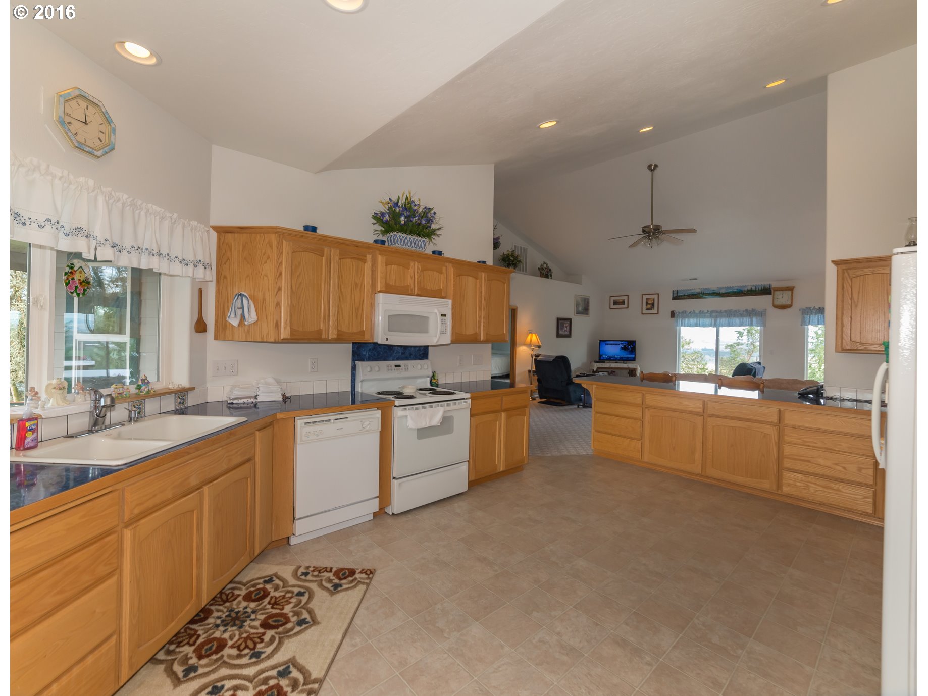 33425 Craig Loop Cottage Grove, OR 97424 - Photo 7 of 31 Gallery Image 7