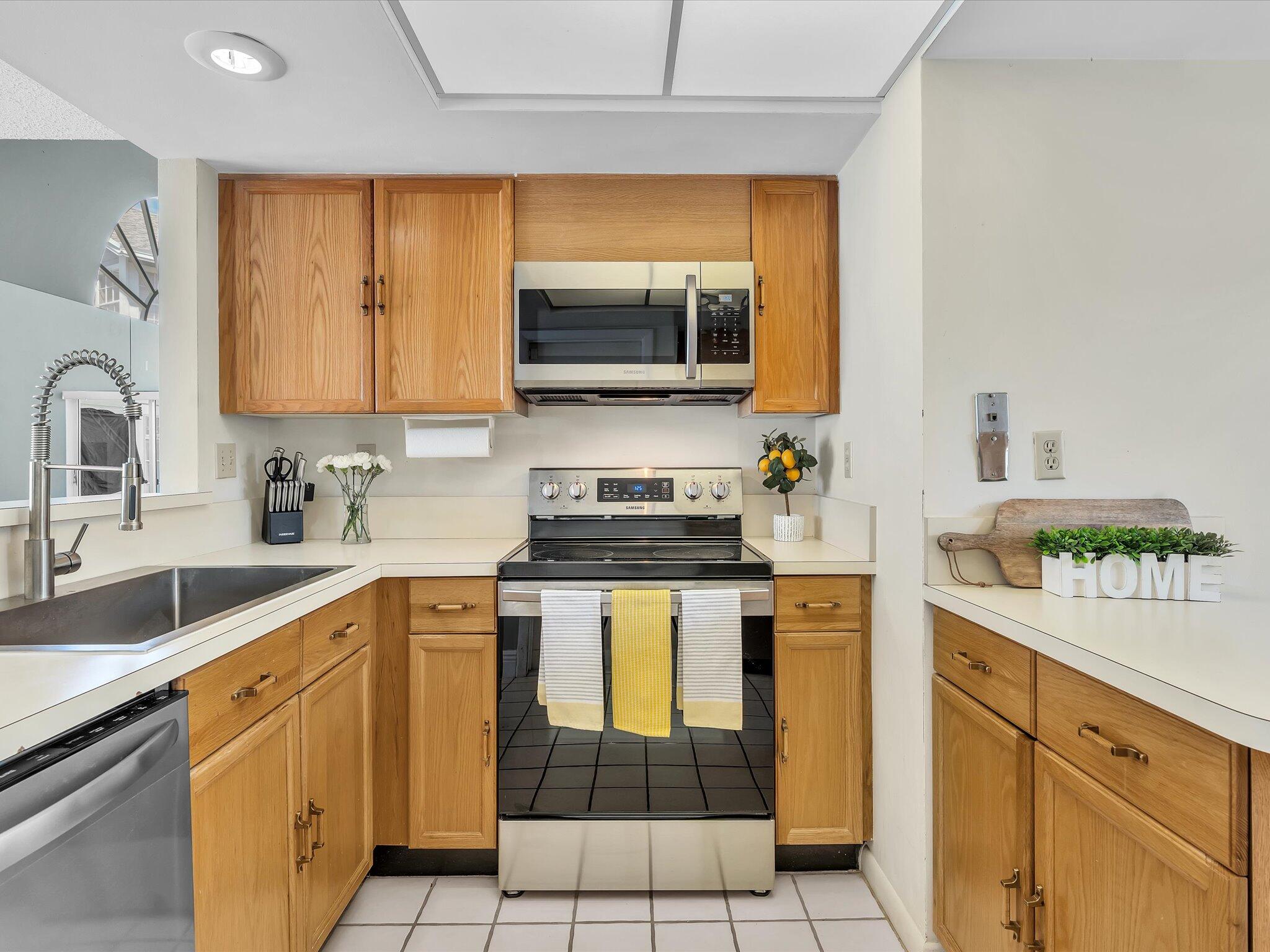 5091 Coronado Ridge Boca Raton, FL 33431 - Photo 22 of 52 Kitchen