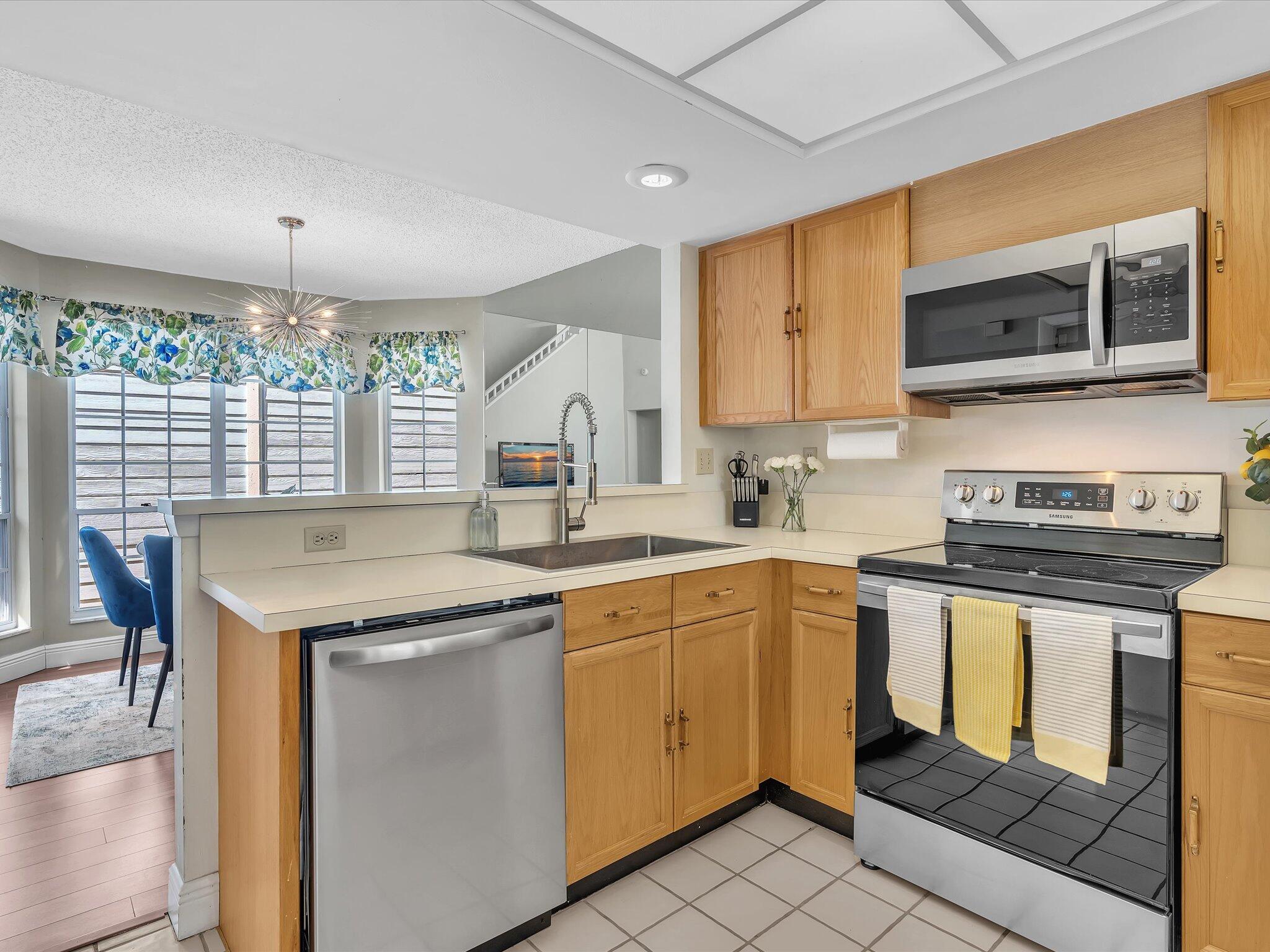 5091 Coronado Ridge Boca Raton, FL 33431 - Photo 23 of 52 Stainless Steel Appliances