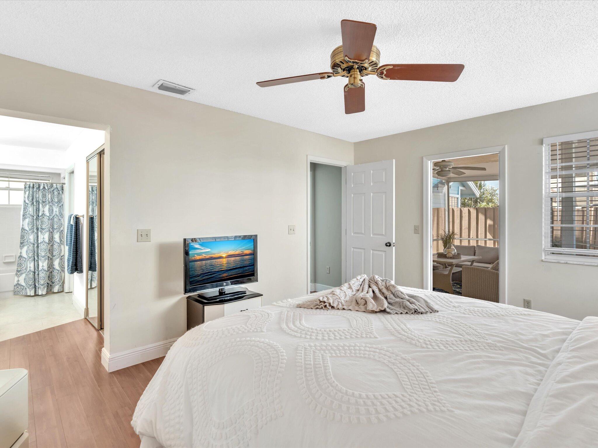 5091 Coronado Ridge Boca Raton, FL 33431 - Photo 27 of 52 First Floor Primary Suite