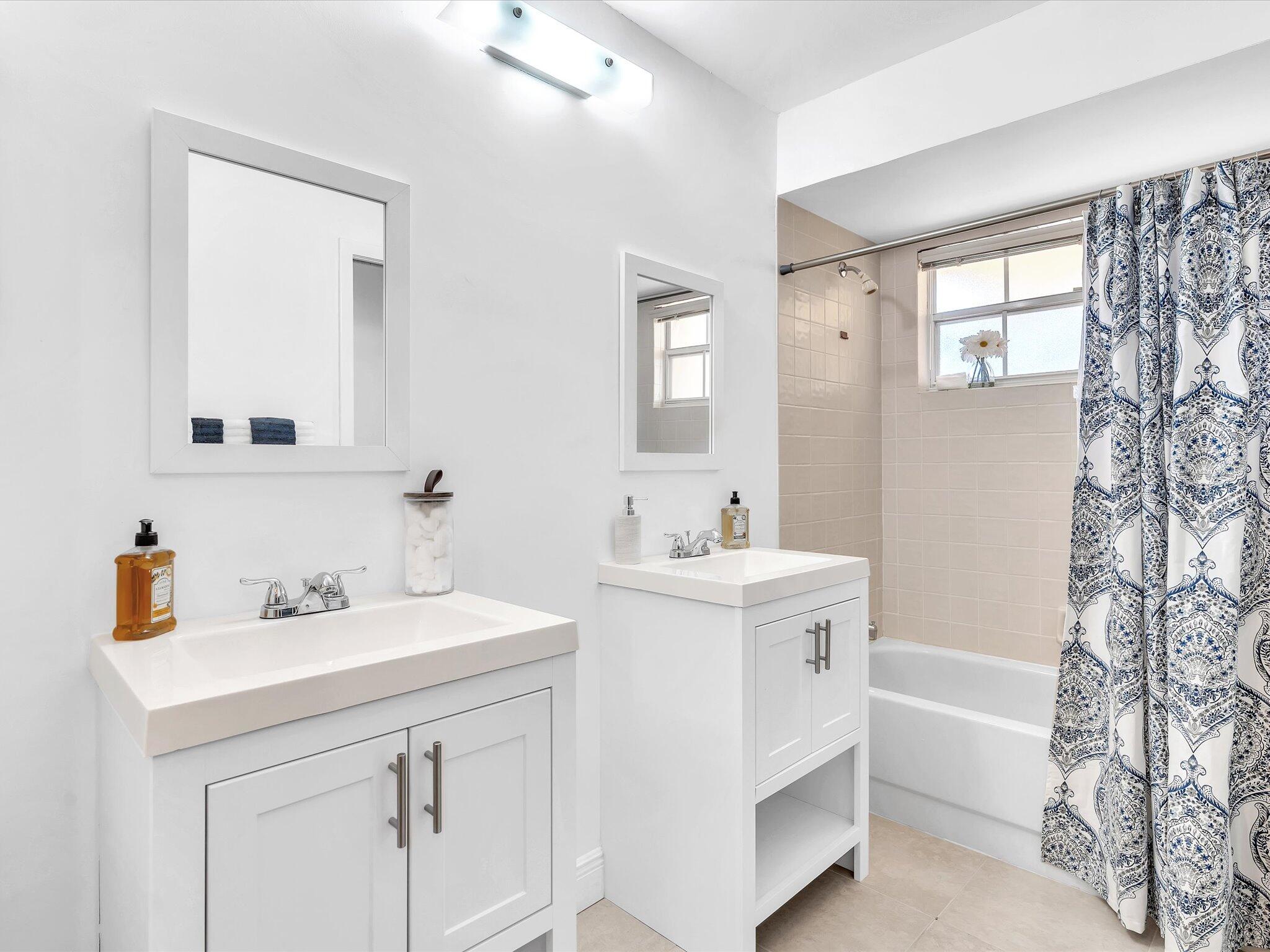 5091 Coronado Ridge Boca Raton, FL 33431 - Photo 33 of 52 Double Vanity
