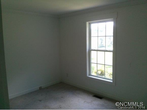 3844 Thickety Road Clyde, NC 28721 - Photo 3 of 6