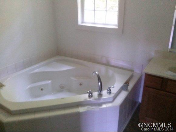 3844 Thickety Road Clyde, NC 28721 - Photo 4 of 6