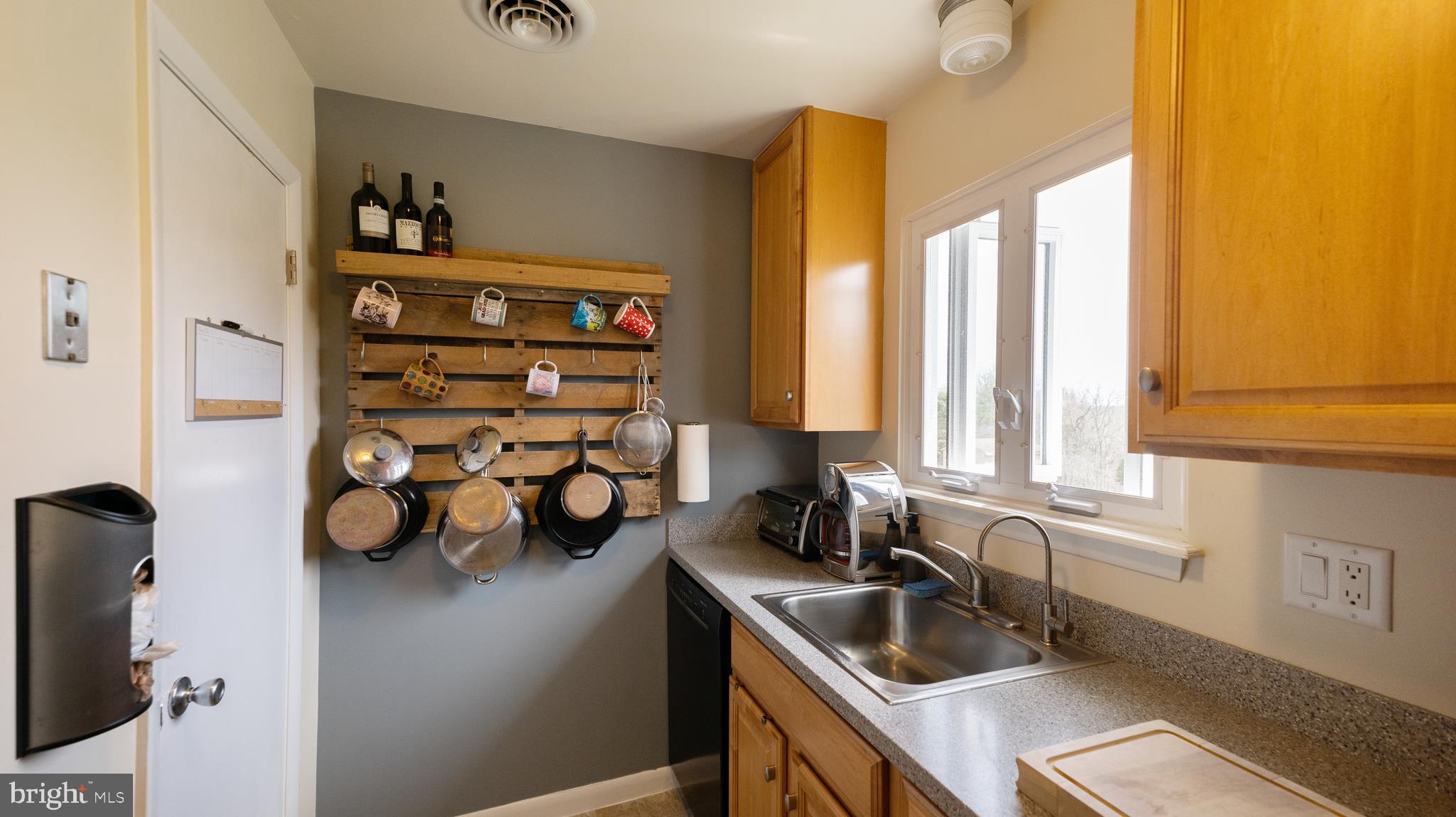 11209 Alton Road Frederick, MD 21701 - Photo 22 of 48 kitchen