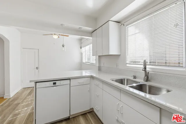 $3,700 | 1141 South Shenandoah Street, Los Angeles, CA 90035