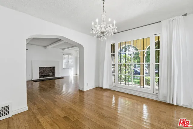 $3,700 | 1141 South Shenandoah Street, Los Angeles, CA 90035