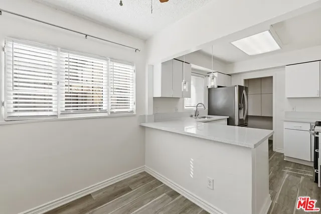 $3,700 | 1141 South Shenandoah Street, Los Angeles, CA 90035