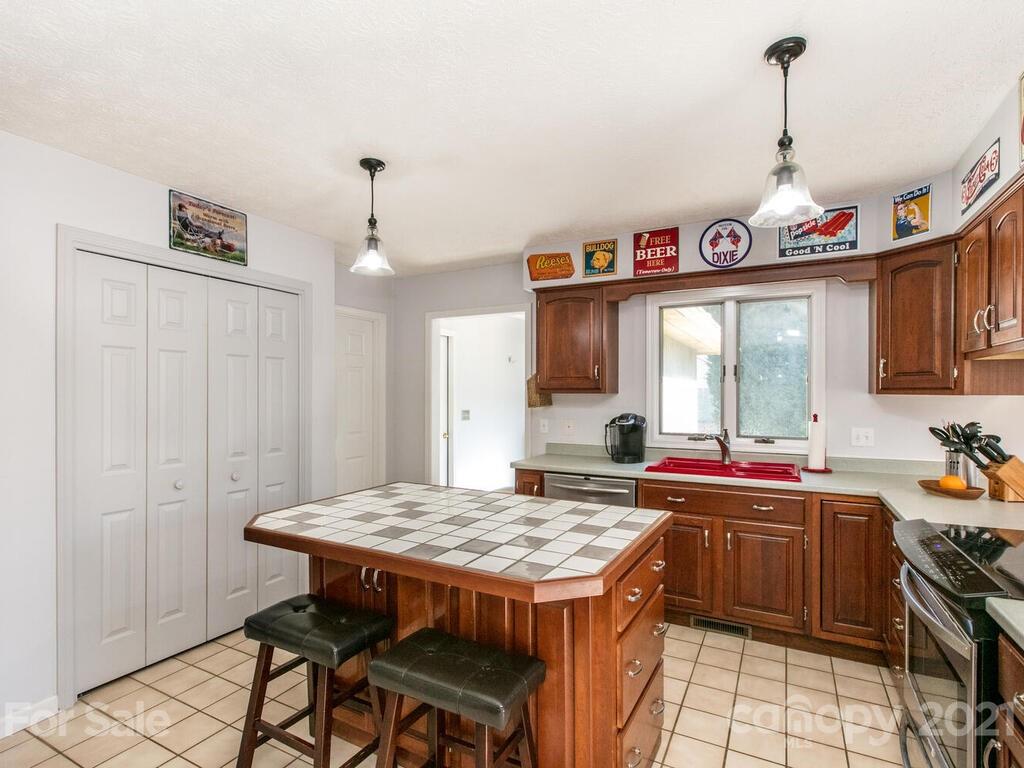 35 Morgan Branch Estate Road Candler, NC 28715 - Photo 14 of 38 Gallery Image 14