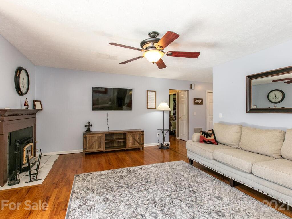 35 Morgan Branch Estate Road Candler, NC 28715 - Photo 8 of 38 Gallery Image 8