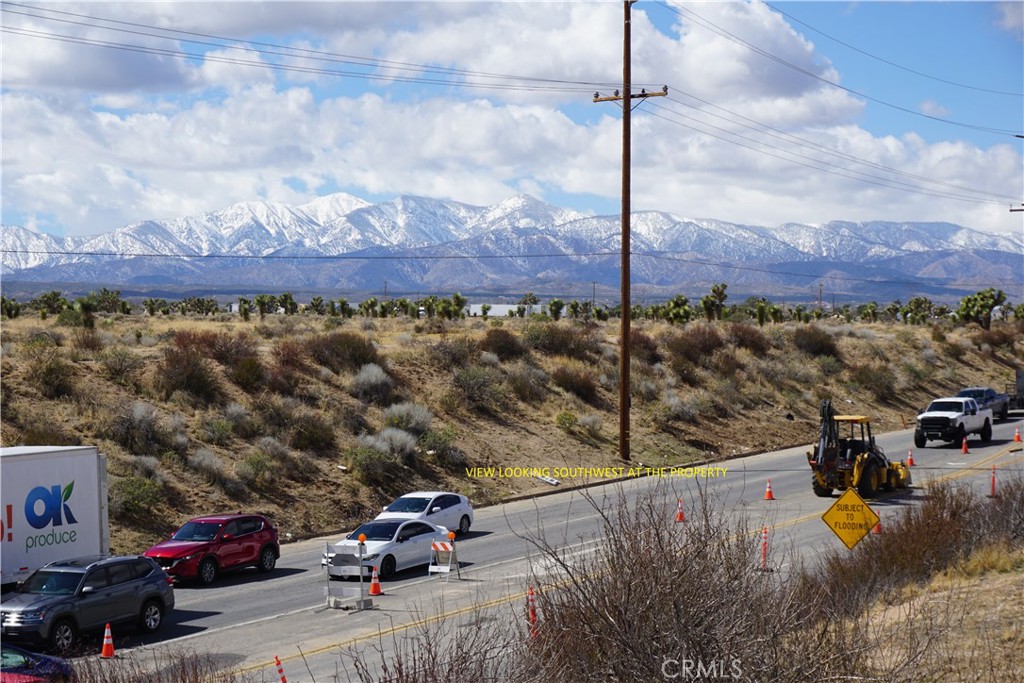 0 Us-395 Hesperia, CA 92344 - Photo 4 of 11 a view of outdoor space with garden view