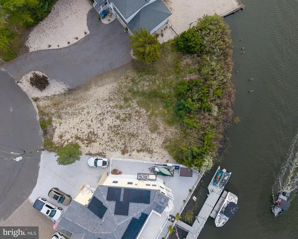 $425,000 | 733 Twin Lakes Boulevard, Little Egg Harbor, NJ 08087