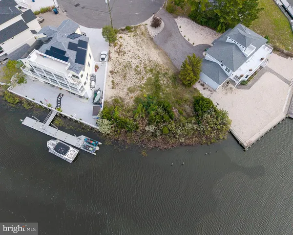 $425,000 | 733 Twin Lakes Boulevard, Little Egg Harbor, NJ 08087