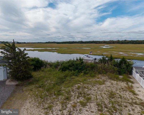 $425,000 | 733 Twin Lakes Boulevard, Little Egg Harbor, NJ 08087