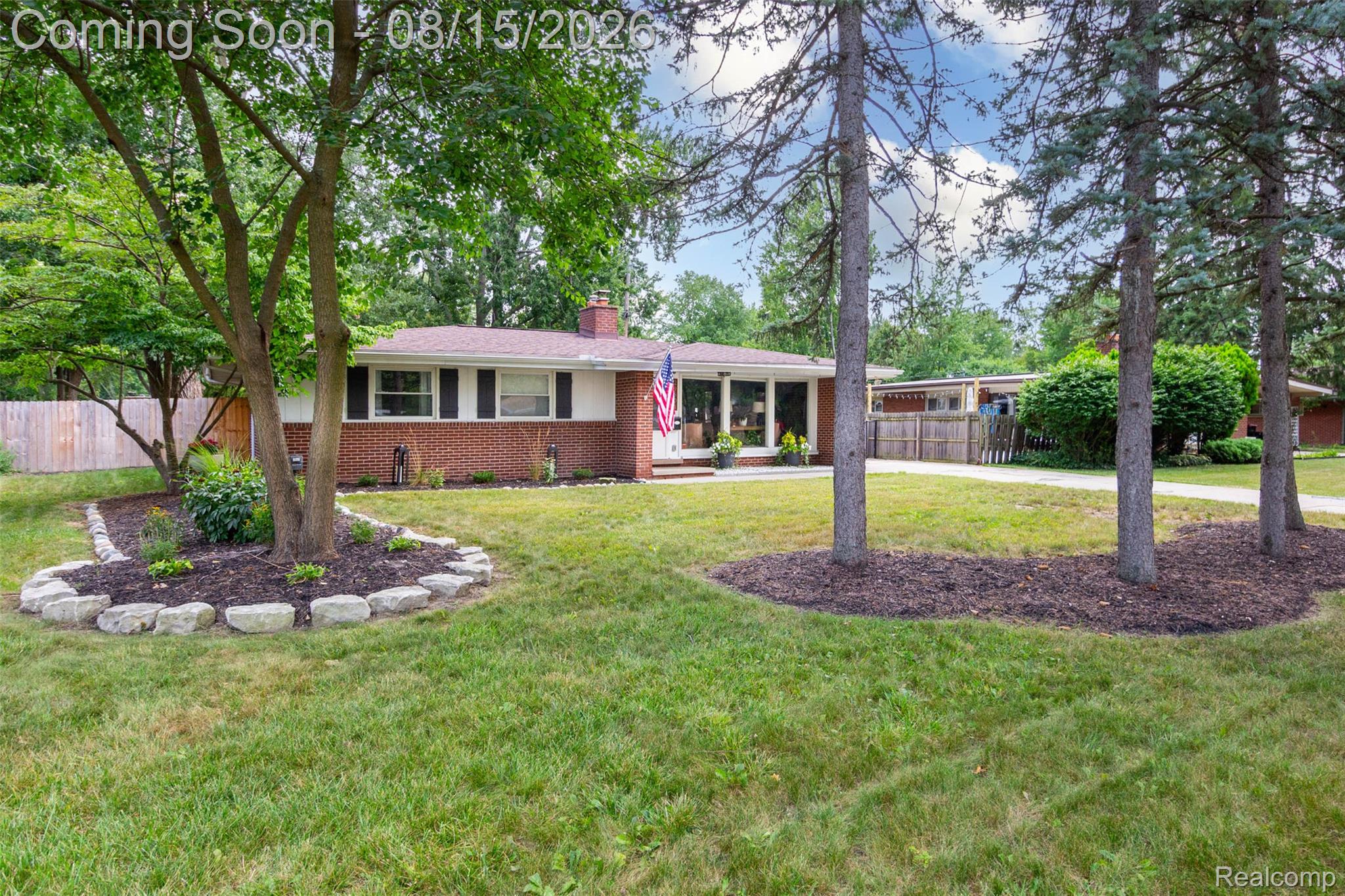 29604 Chelmsford Road Southfield, MI 48076 - Photo 2 of 39 Brick and siding exterior with a shingle roof