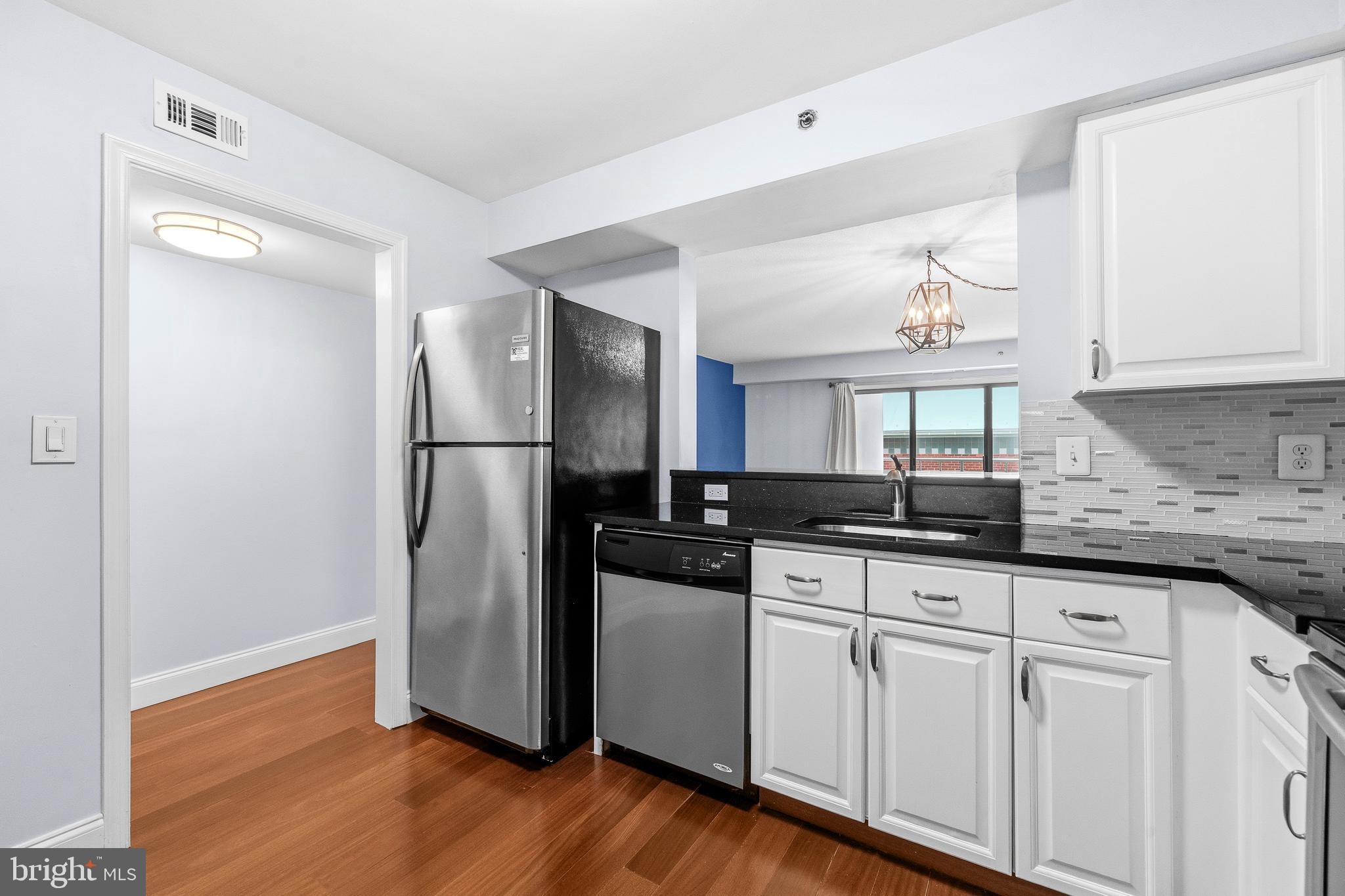 545 East Braddock Road, Unit 304 Alexandria, VA 22314 - Photo 4 of 28 Gallery Image 4