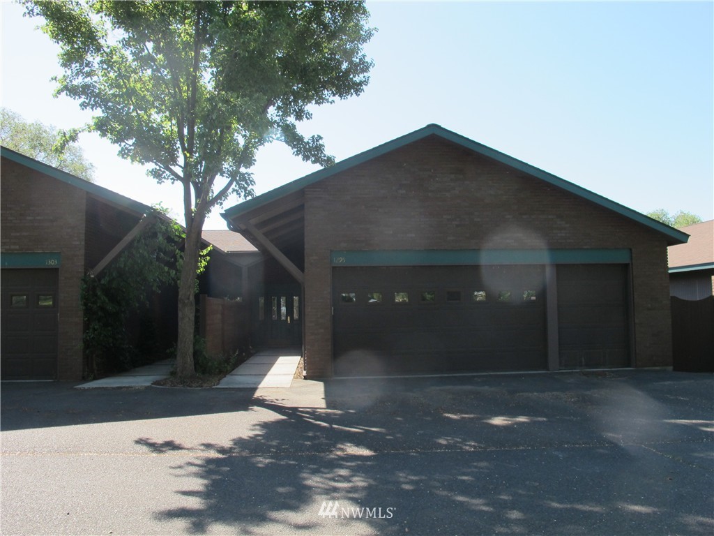1295 Rd F .2 Northeast Moses Lake, WA 98837 - Photo 2 of 23 Gallery Image 2