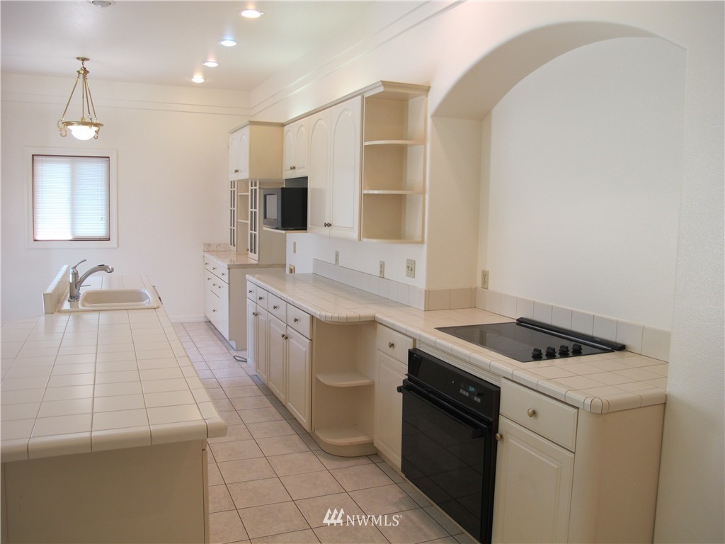 1295 Rd F .2 Northeast Moses Lake, WA 98837 - Photo 5 of 23 Gallery Image 5