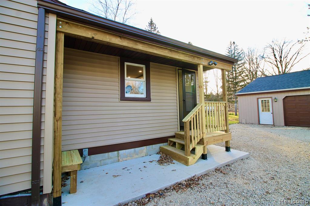 7318 Rory Street Grand Blanc, MI 48439 - Photo 3 of 26