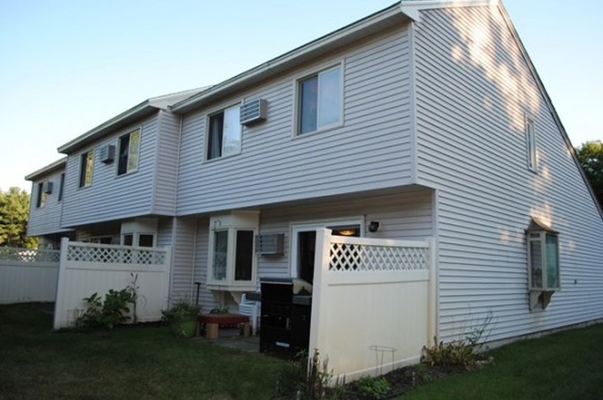 1 Bramber II, Unit 2 Rochester, NH 03867 - Photo 2 of 10