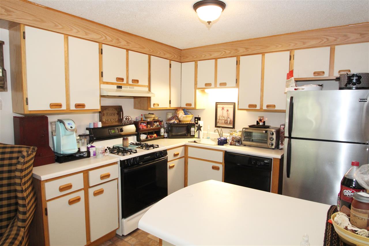 1 Bramber II, Unit 2 Rochester, NH 03867 - Photo 3 of 10