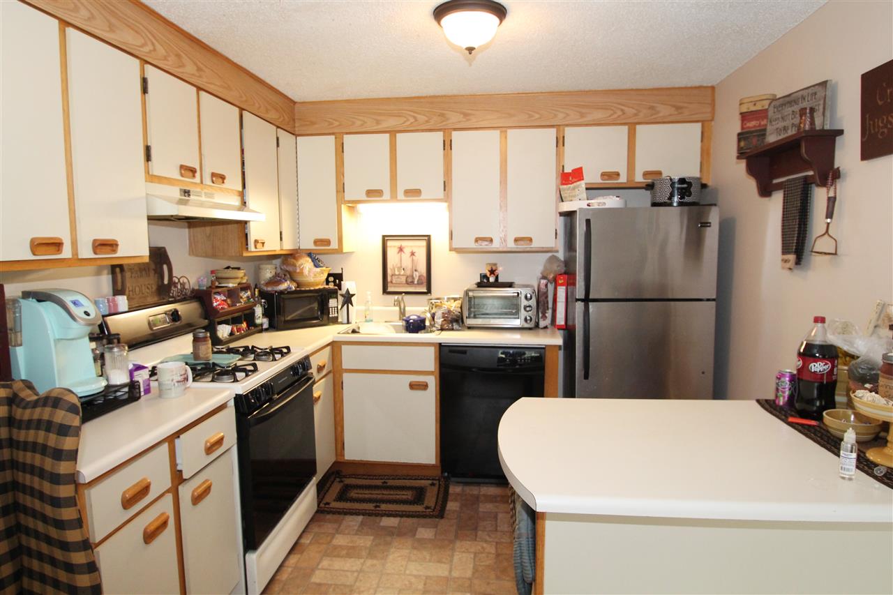 1 Bramber II, Unit 2 Rochester, NH 03867 - Photo 4 of 10