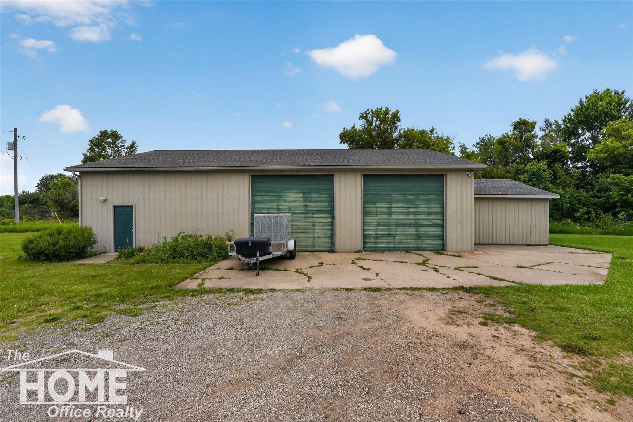 3323 South M-52 Road Owosso, MI 48867 - Photo 58 of 75 50213396-f374ea53-2c2d-41ec-b3ca-35eb51001016.JPG