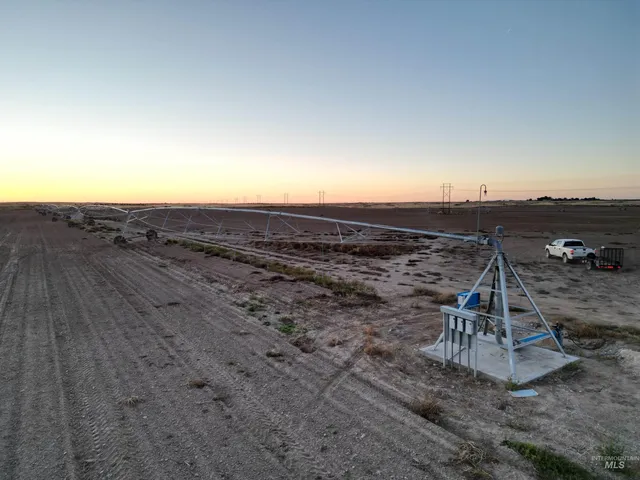 $2,294,000 | 2200 East 725 Street, Hazelton, ID 83335