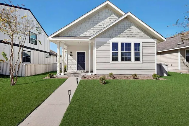 $289,995 | 189 Fabion Street, Kyle, TX 78640