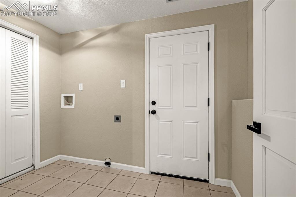 23 Newport Circle Colorado Springs, CO 80906 - Photo 29 of 49 a view of an empty room