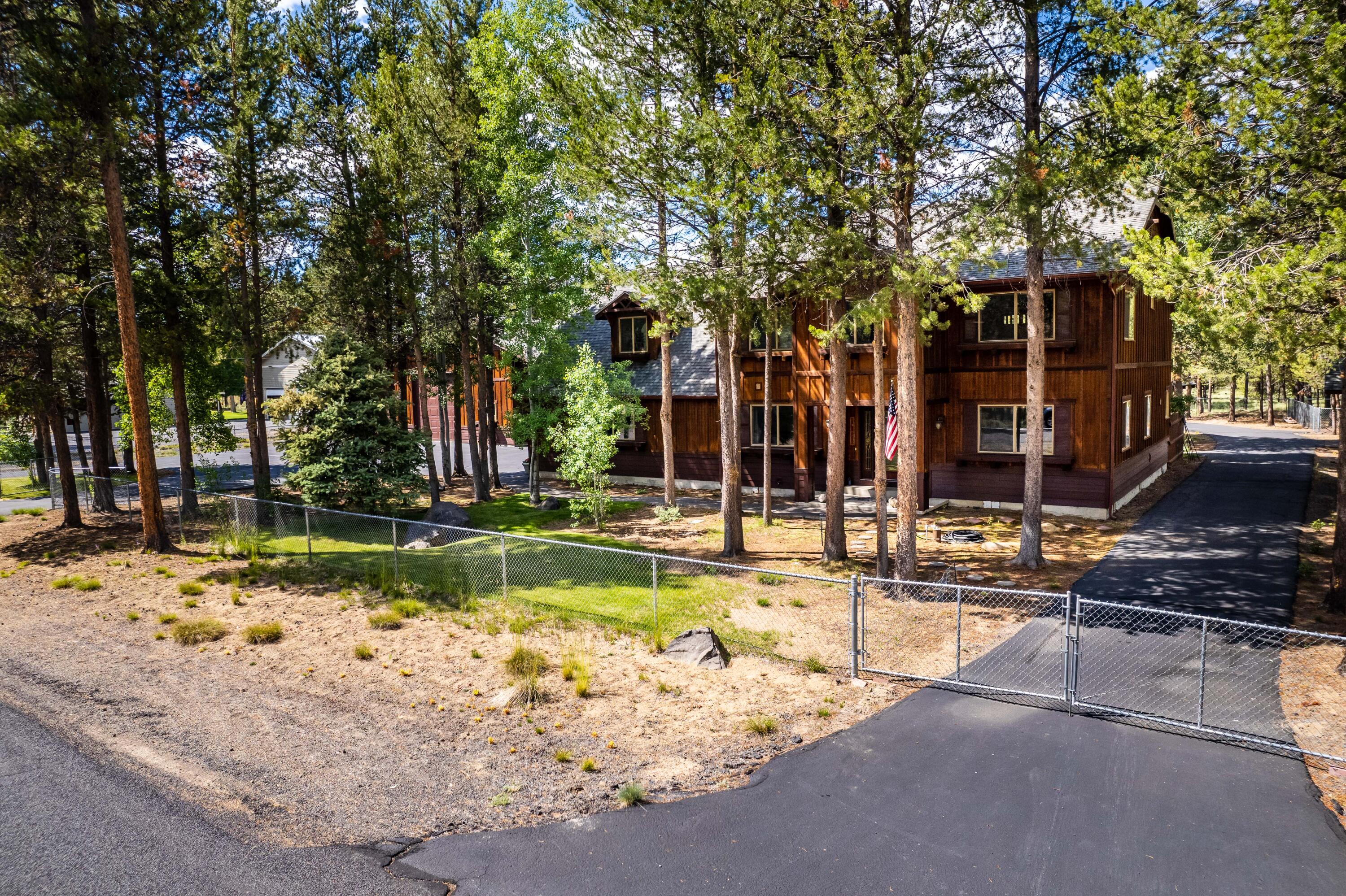 16430 Bitter Brush Road La Pine, OR 97739 - Photo 3 of 72 05