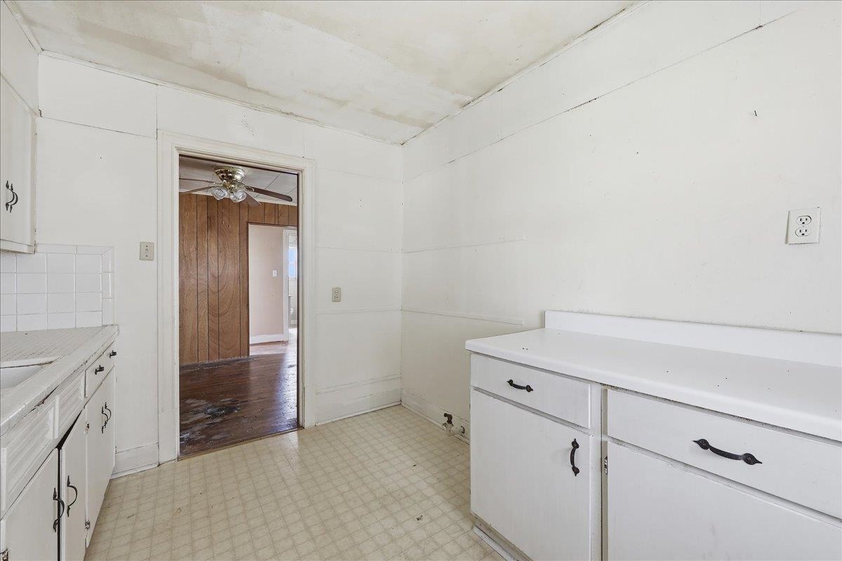 550 24th Street Beaumont, TX 77706 - Photo 9 of 19