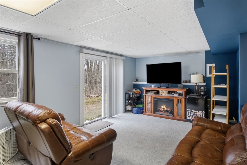 35 Shannon Road Hampstead, NH 03841 - Photo 23 of 32