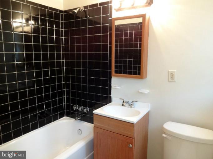 47 Ridge Road, Unit C Greenbelt, MD 20770 - Photo 18 of 30 Full Hall Bath
