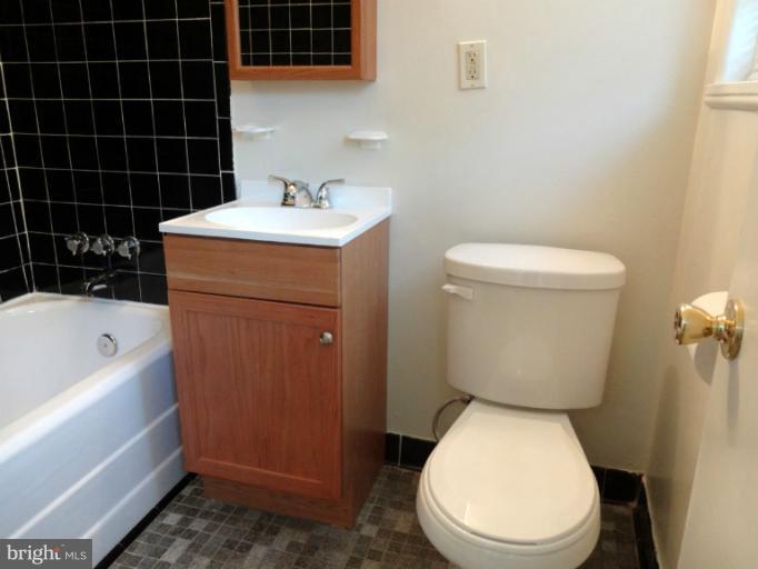 47 Ridge Road, Unit C Greenbelt, MD 20770 - Photo 19 of 30 Full Hall Bath / Remodeled