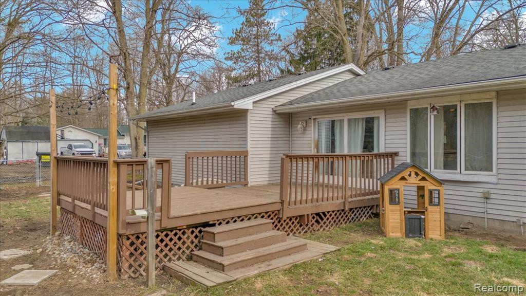6865 Abbottsford Road North Street, MI 48049 - Photo 4 of 19