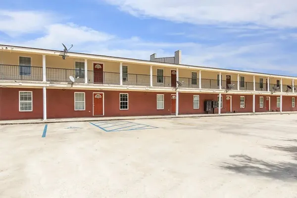 $756 | 4115 Mohican-Prescott Crossover, Baton Rouge, LA 70805