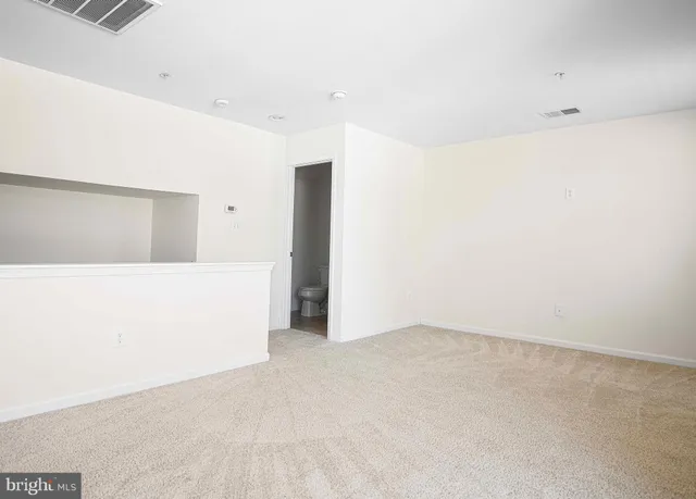 a close up view of a washer and dryer