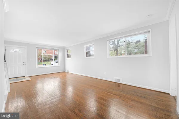 $2,250 | 5225 59th Avenue, Riverdale, MD 20737