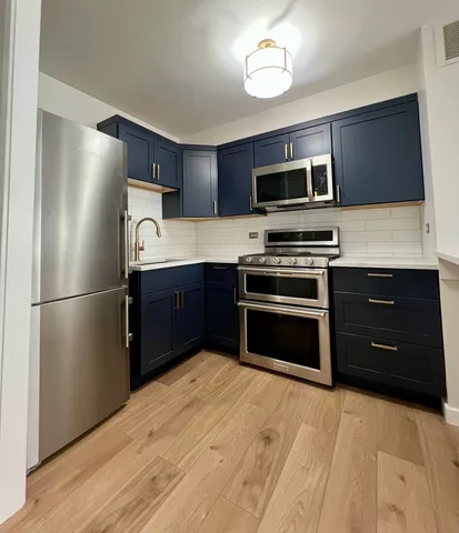 $2,000 | 2800 North Lake Shore Drive, Unit 613, Chicago, IL 60657