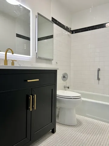 $2,000 | 2800 North Lake Shore Drive, Unit 613, Chicago, IL 60657