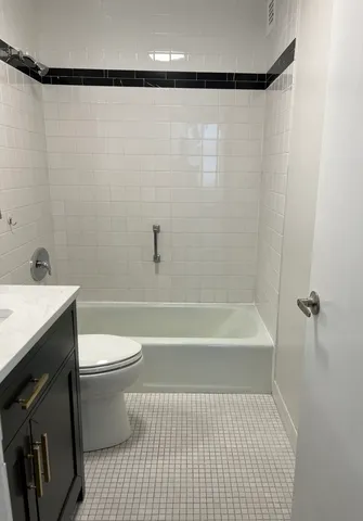 $2,000 | 2800 North Lake Shore Drive, Unit 613, Chicago, IL 60657