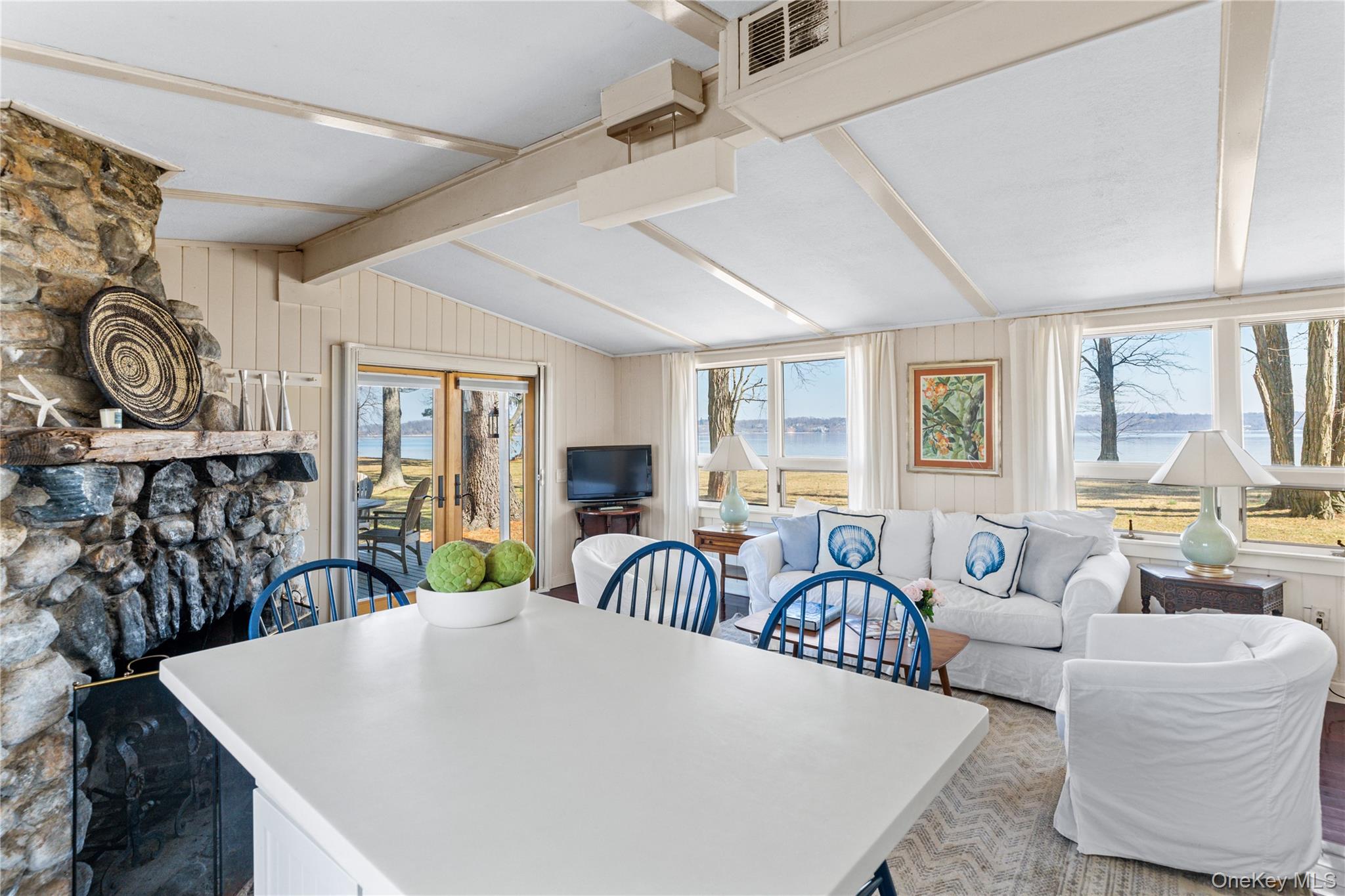 328 Centre Island Road Centre Island, NY 11771 - Photo 13 of 22