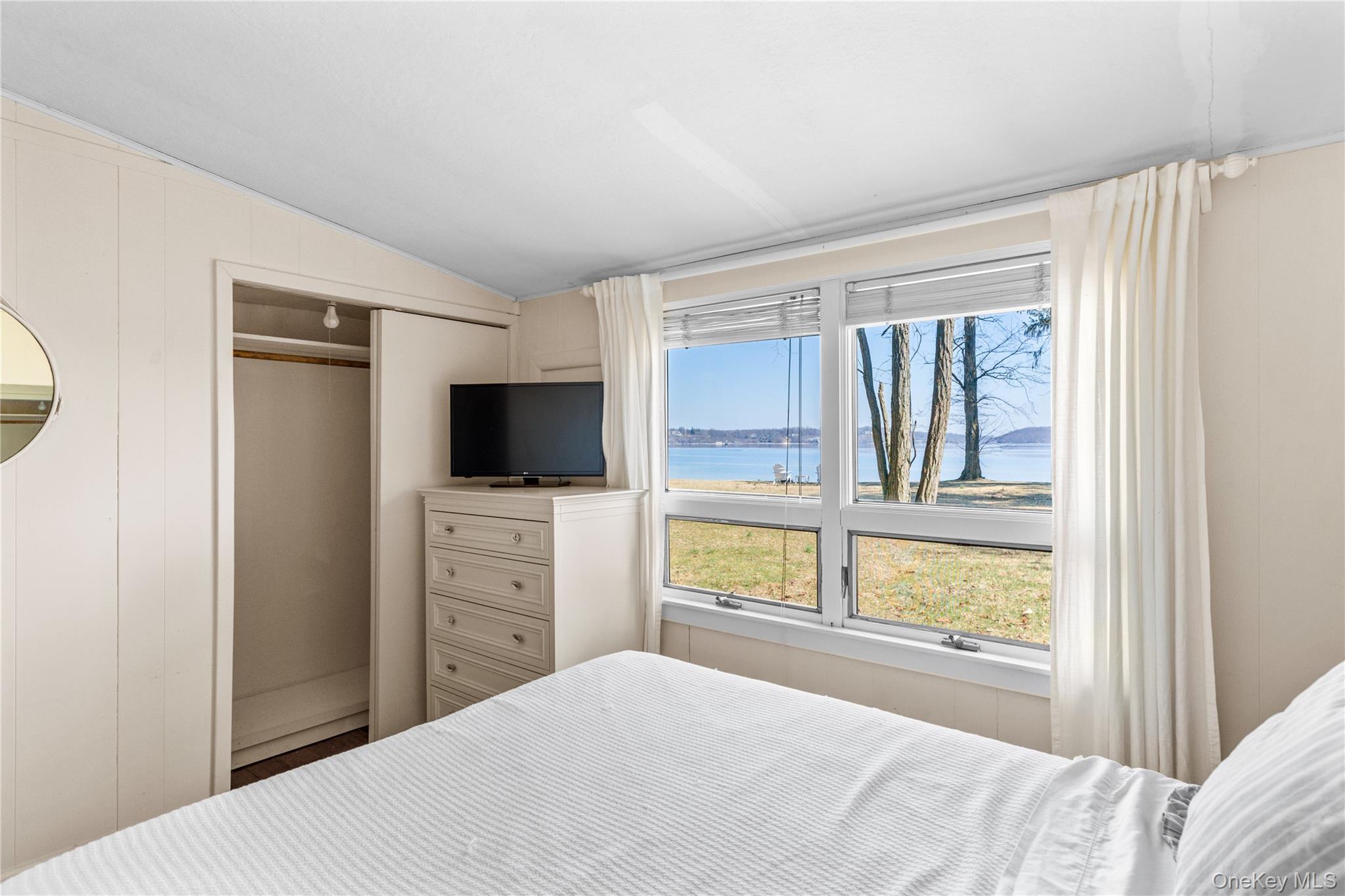 328 Centre Island Road Centre Island, NY 11771 - Photo 16 of 22